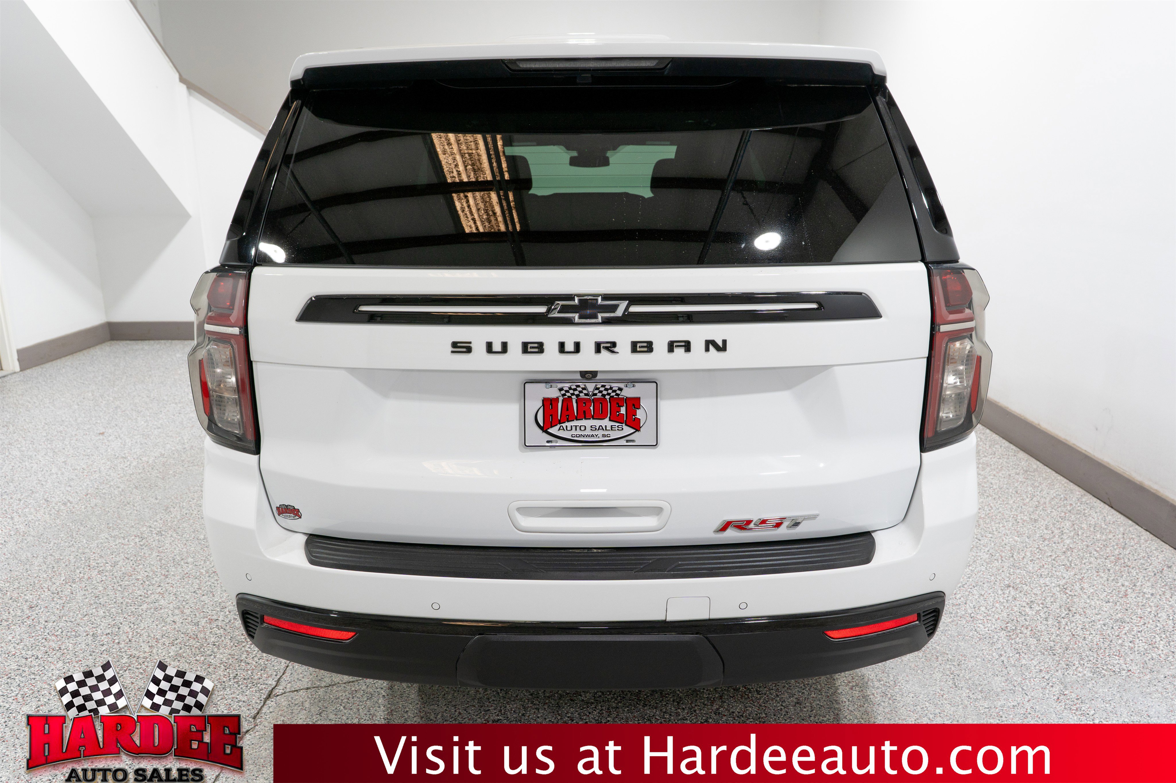 Used 2024 Chevrolet Suburban RST w/ Luxury Package RWD image 4