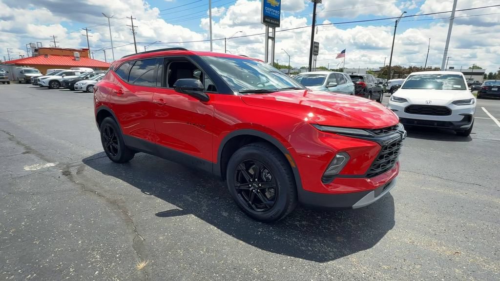 Used 2024 Chevrolet Blazer LT w/ Convenience Package AWD/4WD image 2