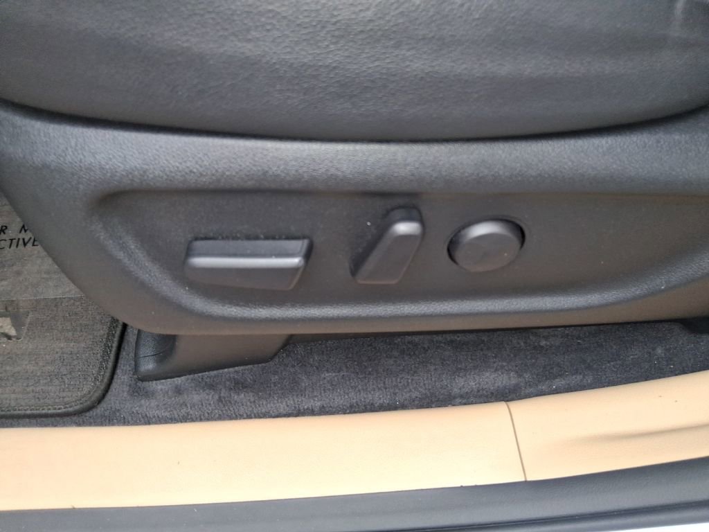 Used 2019 Kia Sedona EX image 8