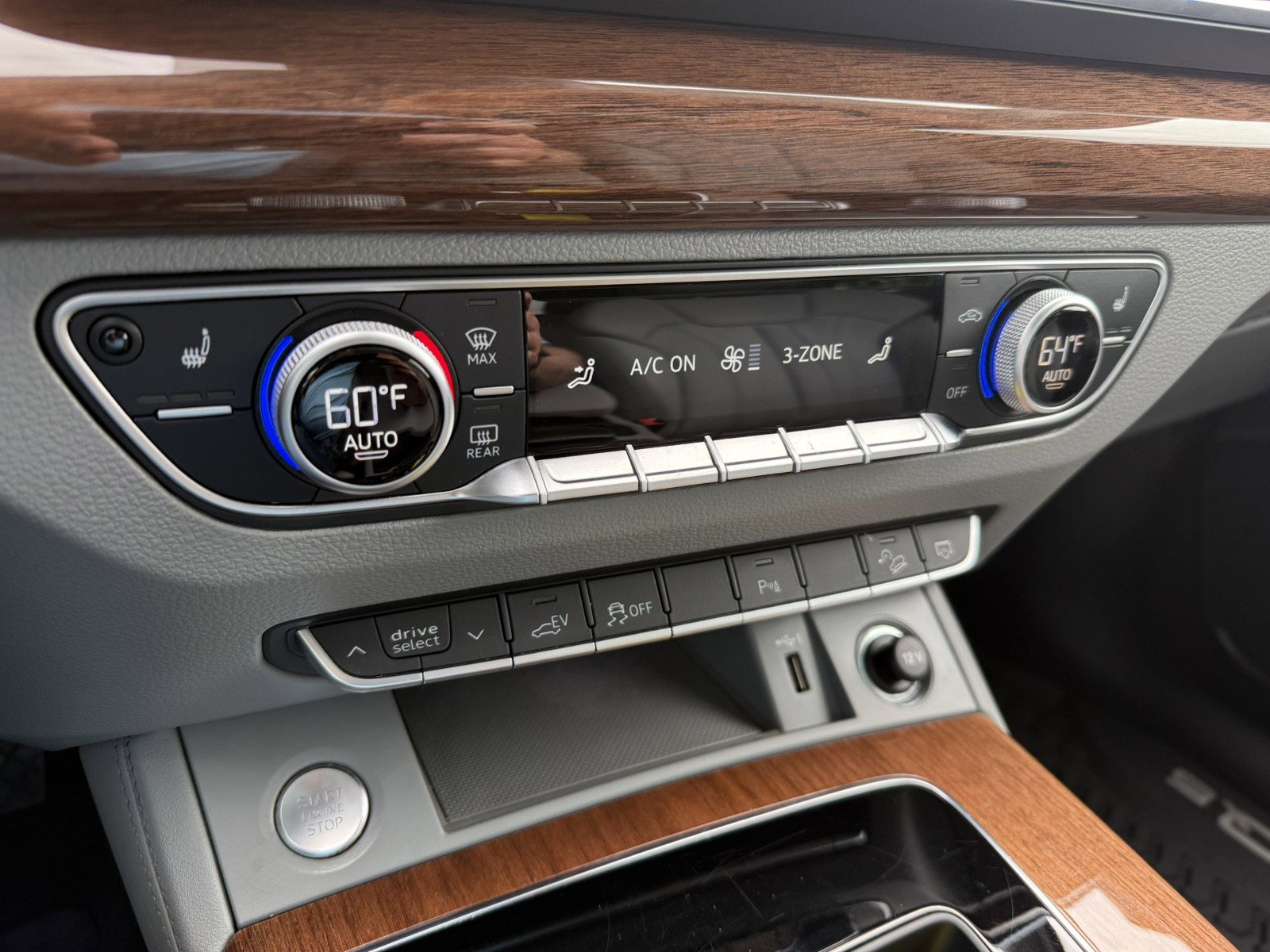 Used 2022 Audi Q5 e Premium Plus w/ Premium Plus Package image 16