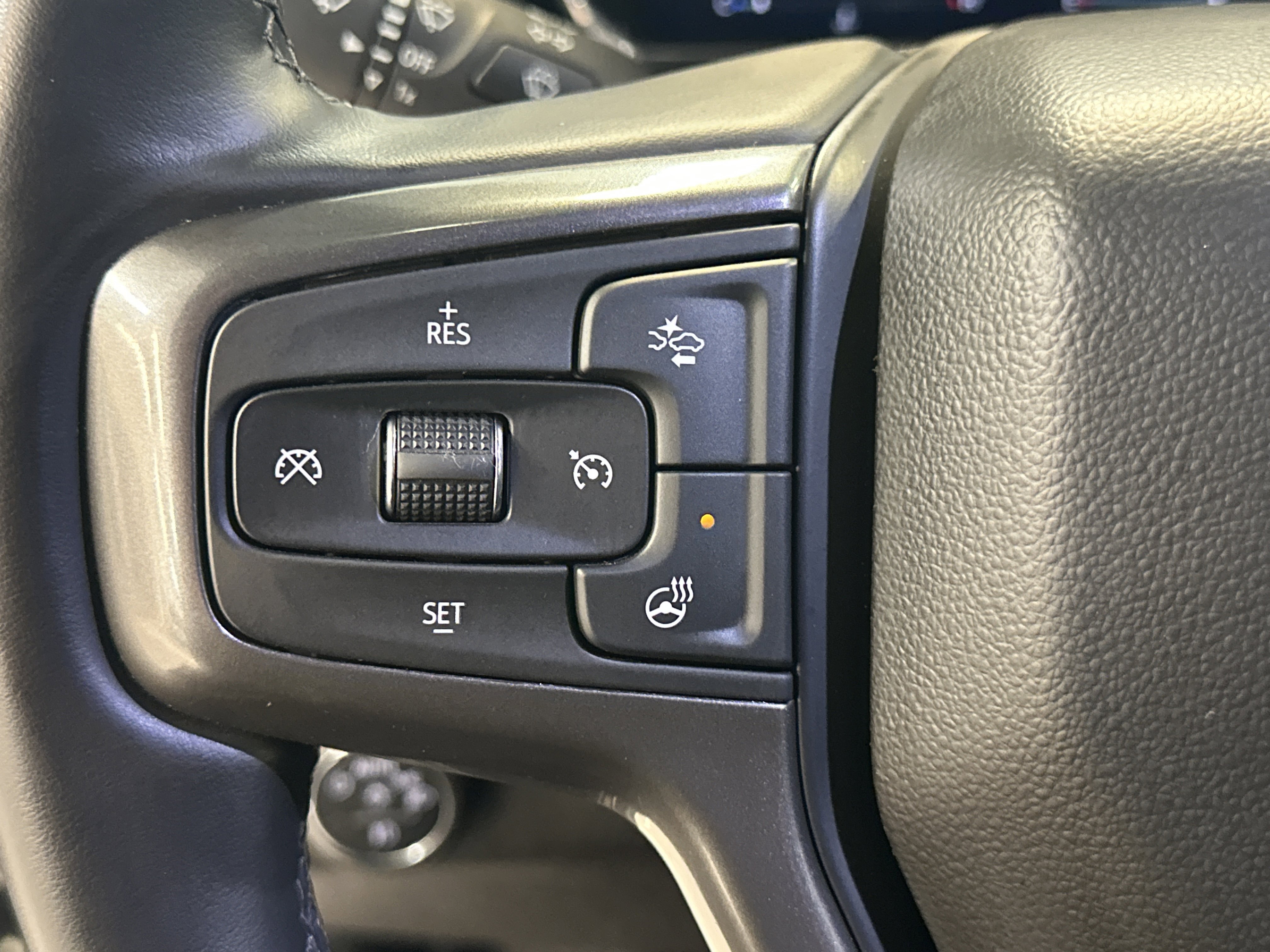 Used 2025 Chevrolet Silverado 2500 ZR2 w/ Technology Package image 35