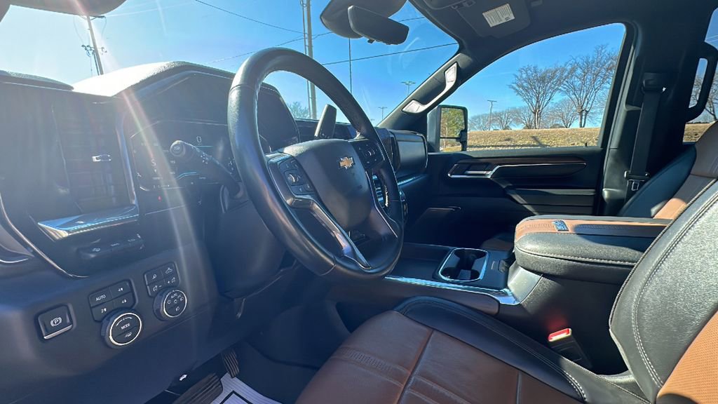 Used 2024 Chevrolet Silverado 2500 High Country w/ High Country Premium Package image 11