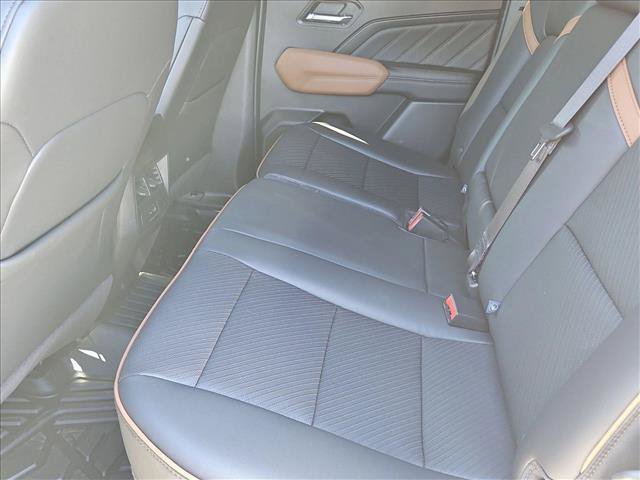 Used 2026 GMC Canyon AT4 w/ Technology Plus Package AWD/4WD image 19