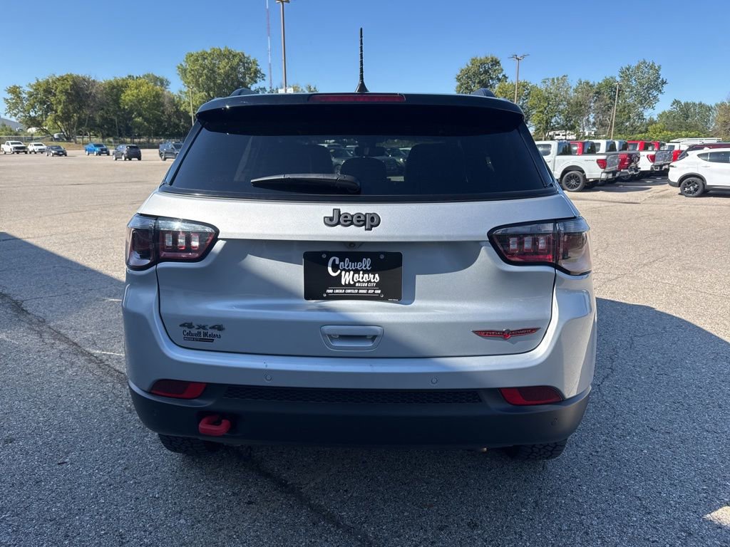 Used 2024 Jeep Compass Trailhawk image 3