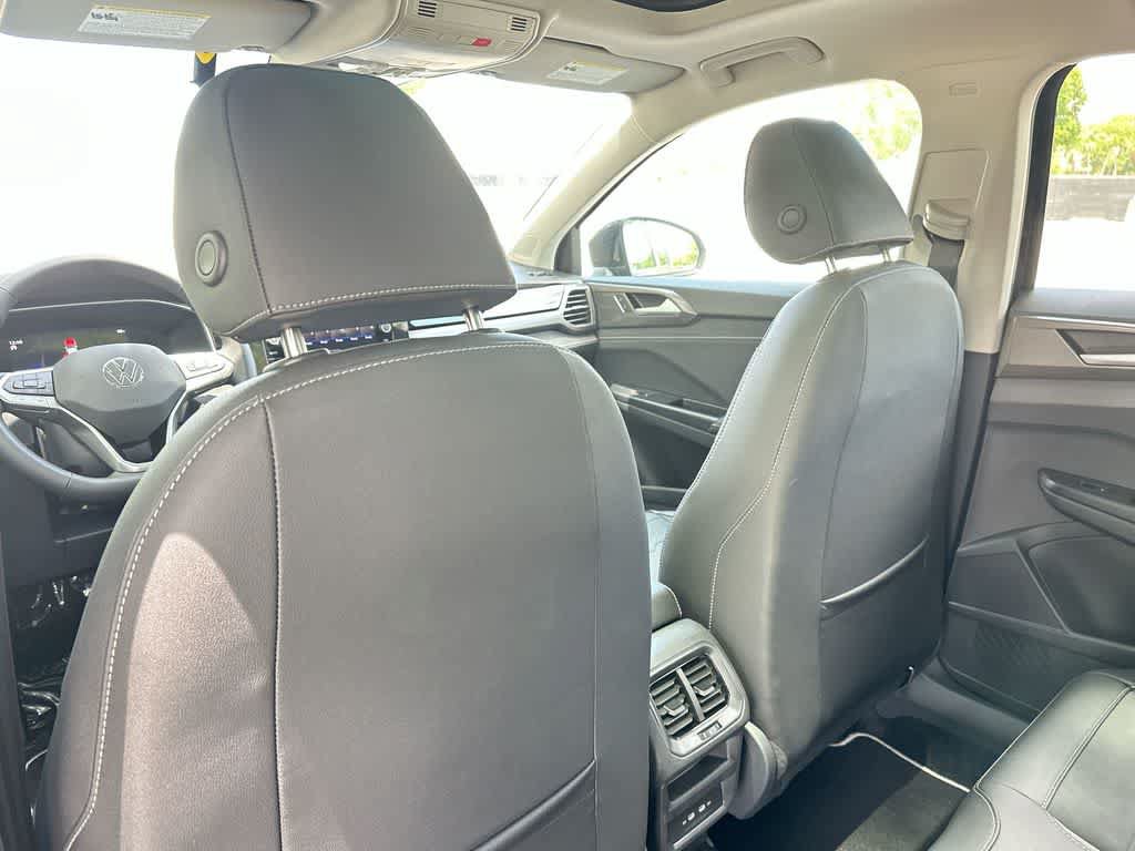 New 2026 Volkswagen Taos SE FWD image 23
