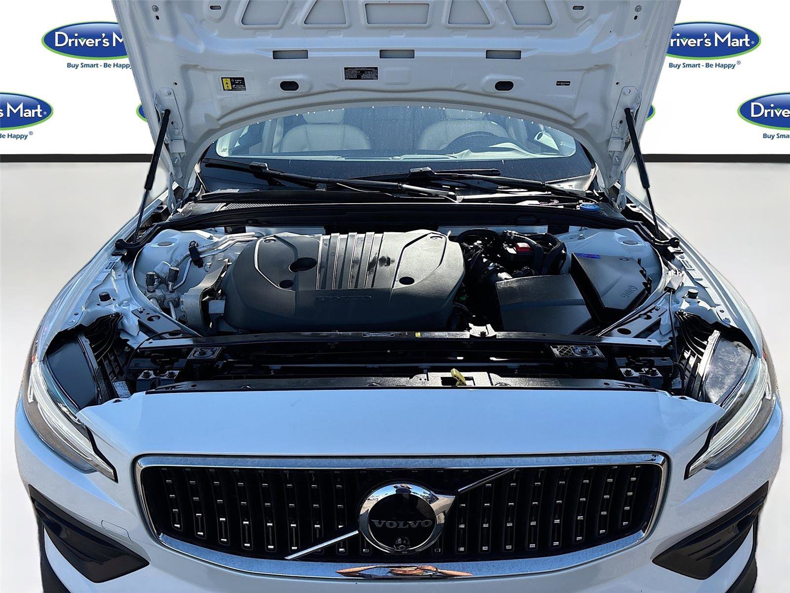 Used 2025 Volvo V60 B5 Cross Country Plus image 30