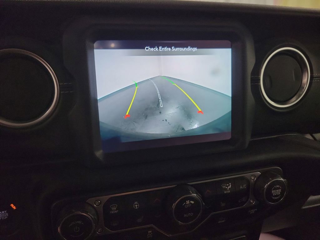 Used 2023 Jeep Wrangler Unlimited Sahara w/ Cold Weather Group image 16