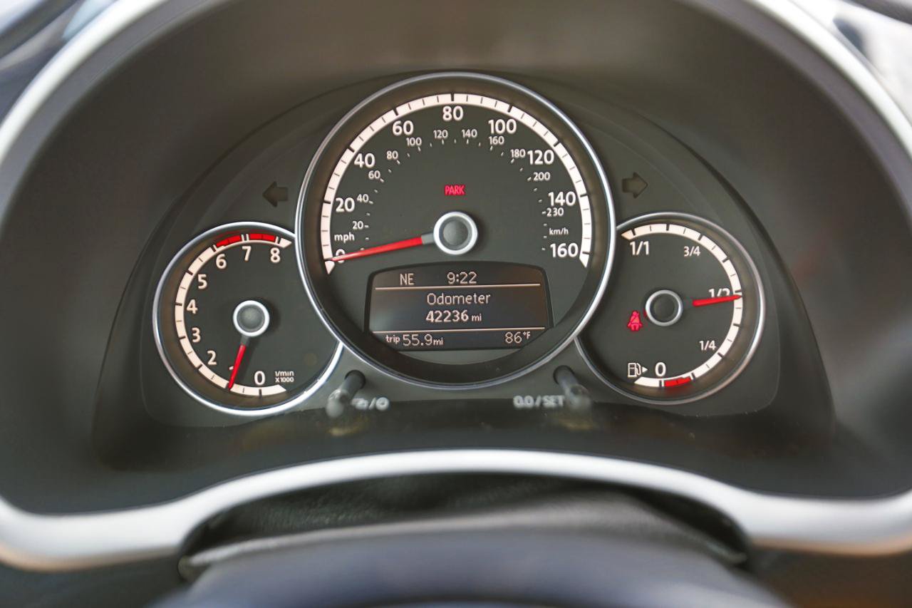 Used 2013 Volkswagen Beetle 2.0T FWD image 8