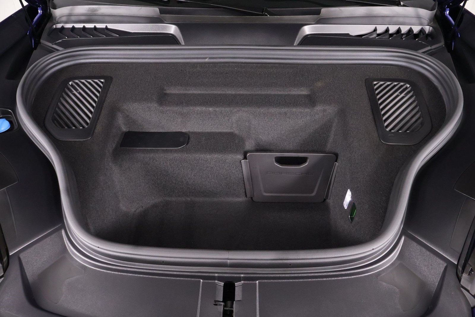 Certified 2024 Porsche Macan 4 Electric AWD/4WD image 26