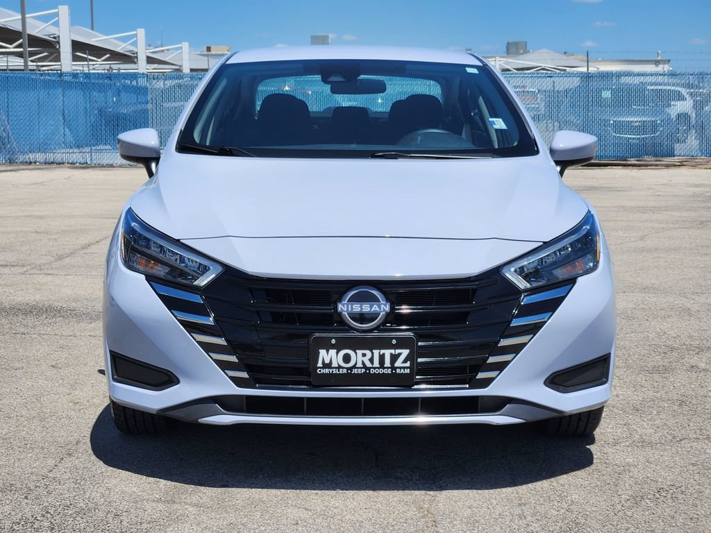 Used 2025 Nissan Versa SV FWD image 2