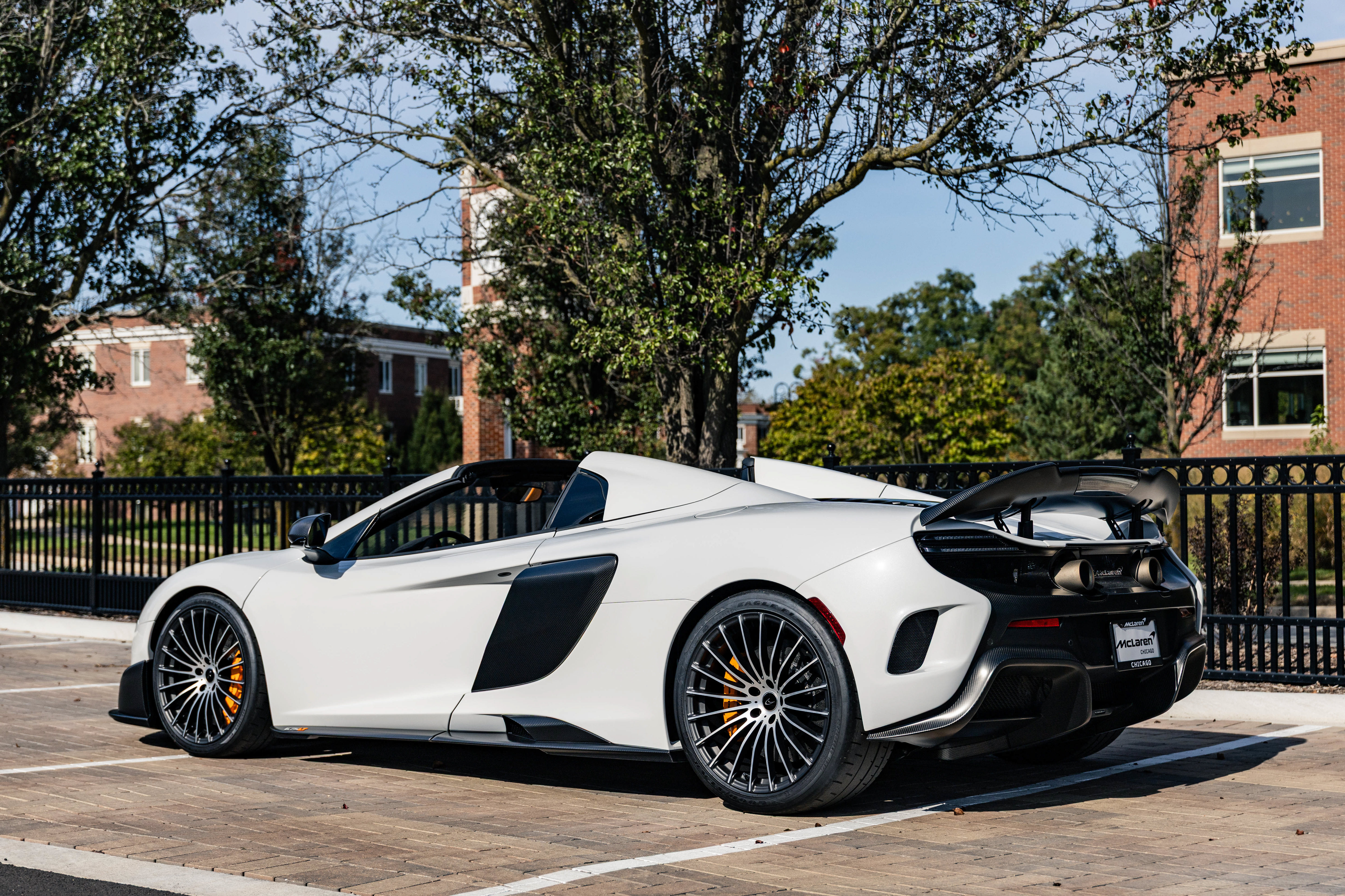 Used 2016 McLaren 675LT Spider RWD image 34