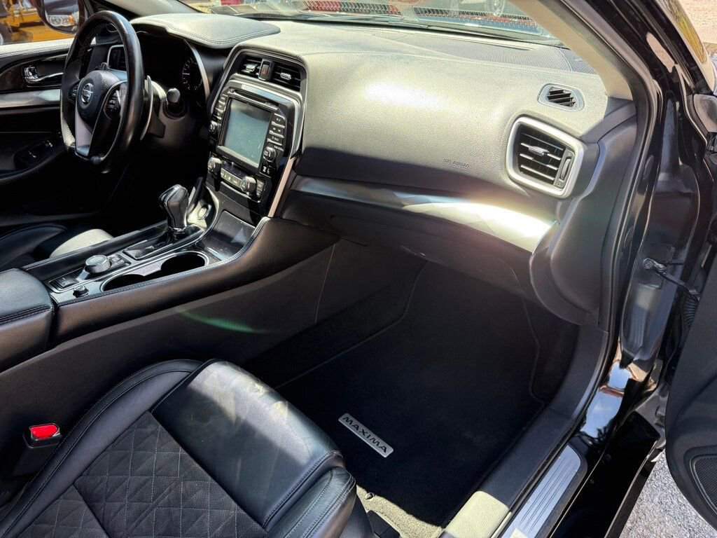 Used 2017 Nissan Maxima SR w/ Midnight Edition image 46