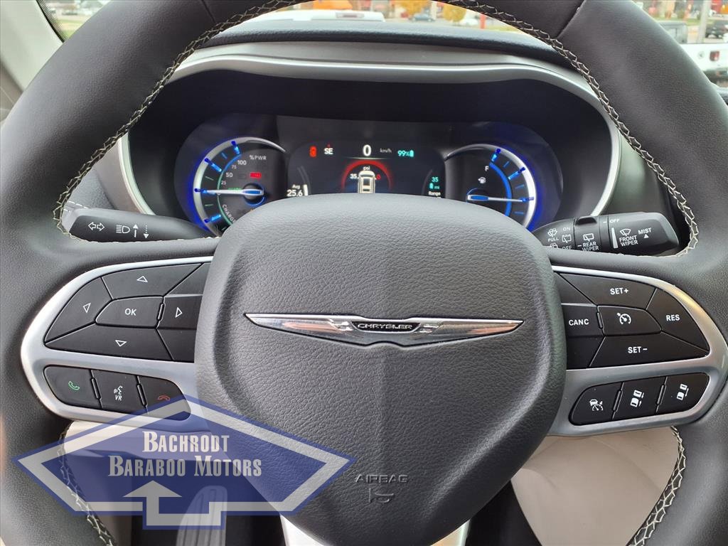 Used 2024 Chrysler Pacifica Select image 26