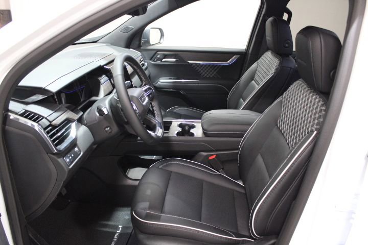 New 2026 GMC Acadia Denali w/ LPO, Floor Liner Package image 18