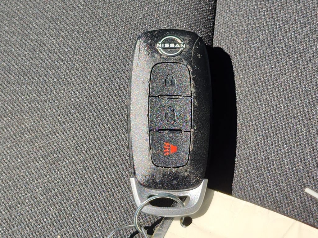 Used 2023 Nissan Rogue S AWD/4WD image 39