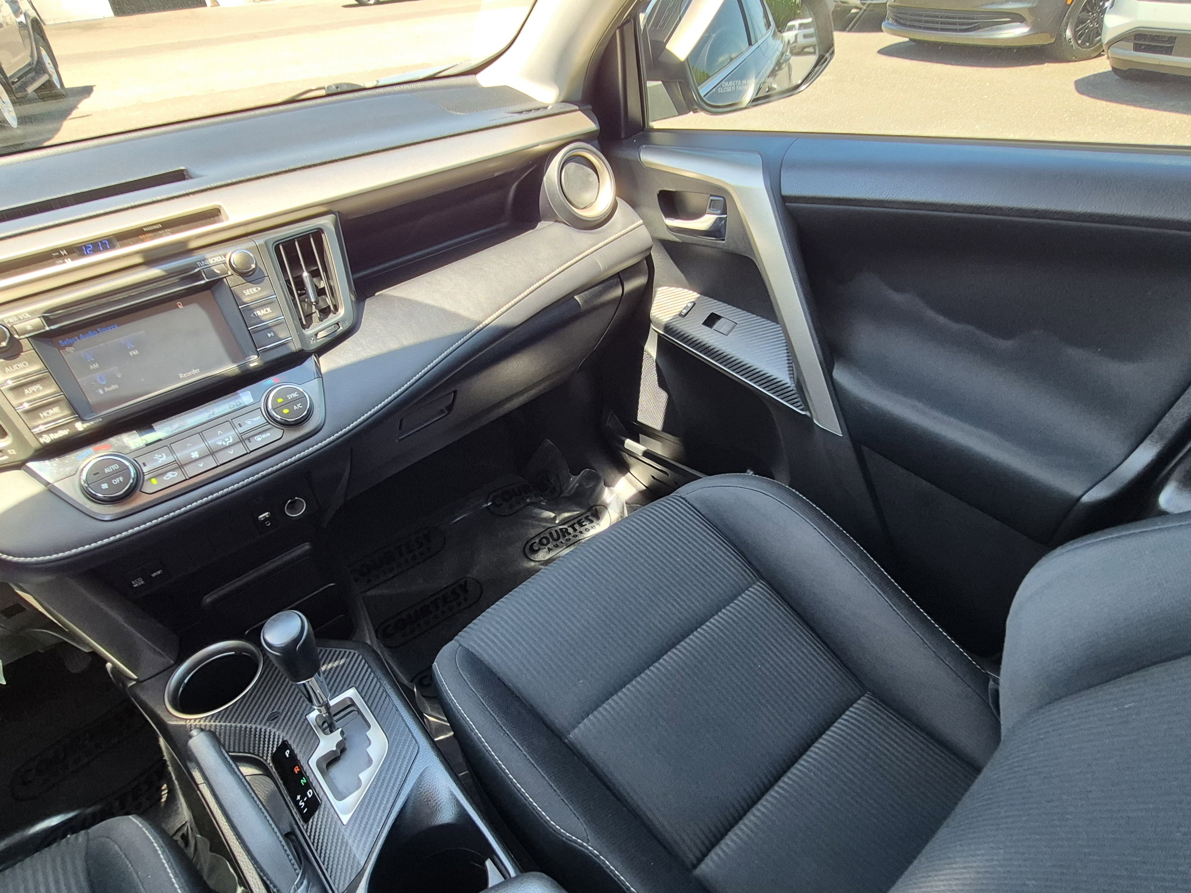 Used 2015 Toyota RAV4 XLE FWD image 15