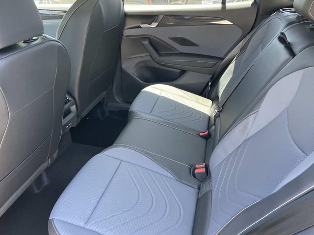 New 2026 Volkswagen Tiguan SE R-Line FWD image 24