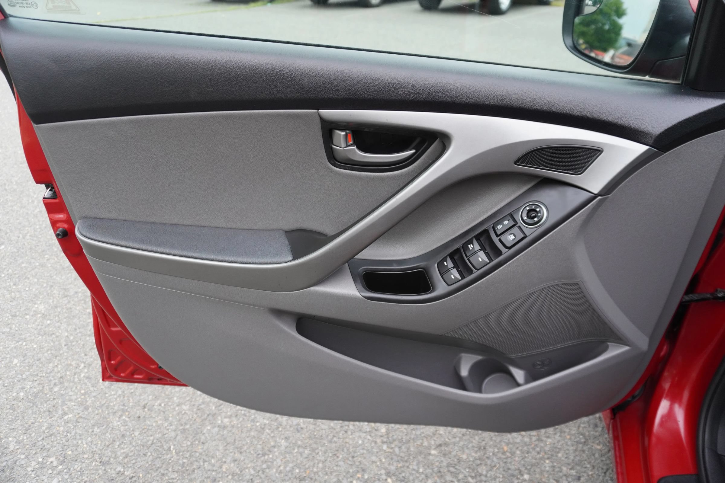 Used 2015 Hyundai Elantra Sport FWD image 13