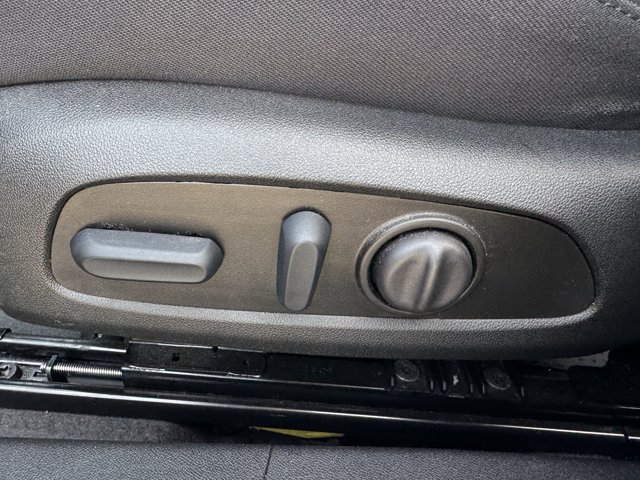 Used 2025 Chevrolet Malibu RS FWD image 26