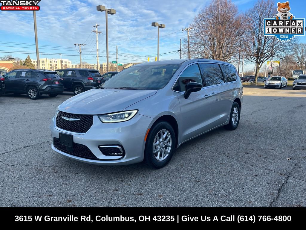 Used 2026 Chrysler Pacifica Select