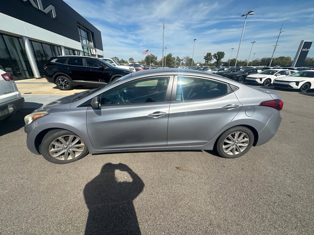 Used 2015 Hyundai Elantra SE w/ Option Group 02 FWD image 8