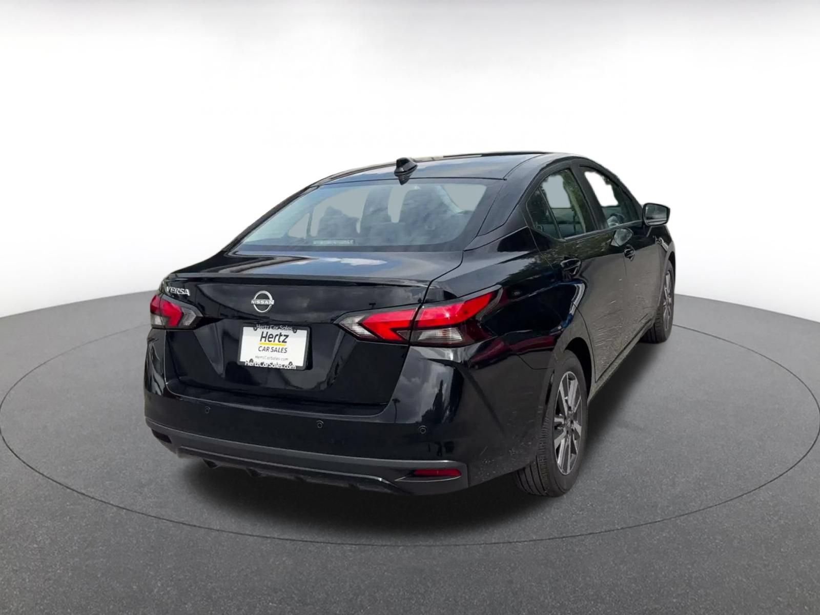 Used 2025 Nissan Versa SV FWD image 12