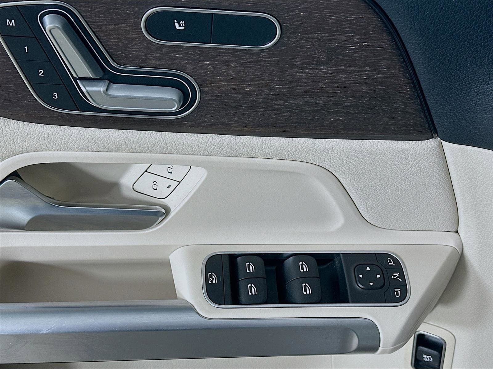 Used 2020 Mercedes-Benz GLB 250 4MATIC image 21