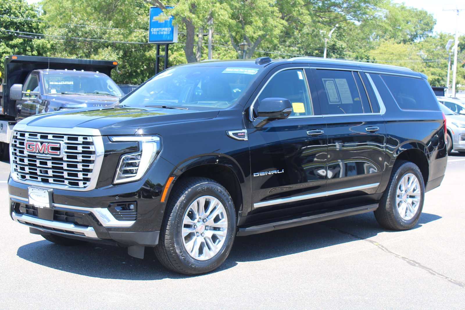 Certified 2025 GMC Yukon XL Denali AWD/4WD image 3
