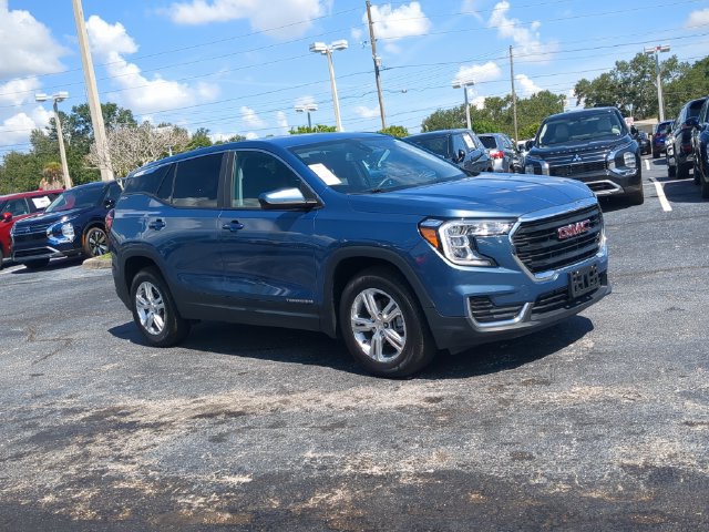 Used 2024 GMC Terrain SLE AWD/4WD image 4