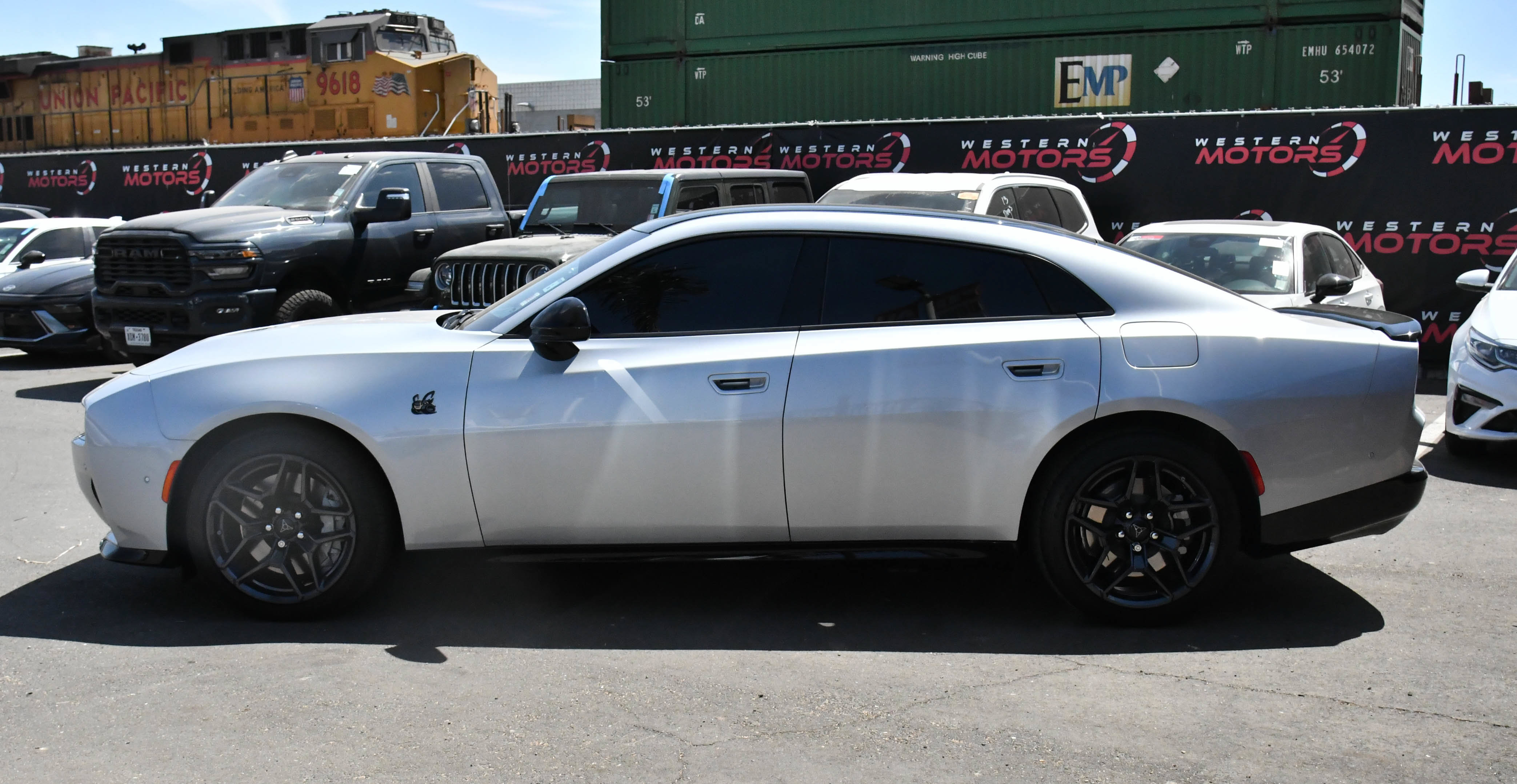 Used 2026 Dodge Charger Scat Pack w/ Blacktop Package AWD/4WD image 4