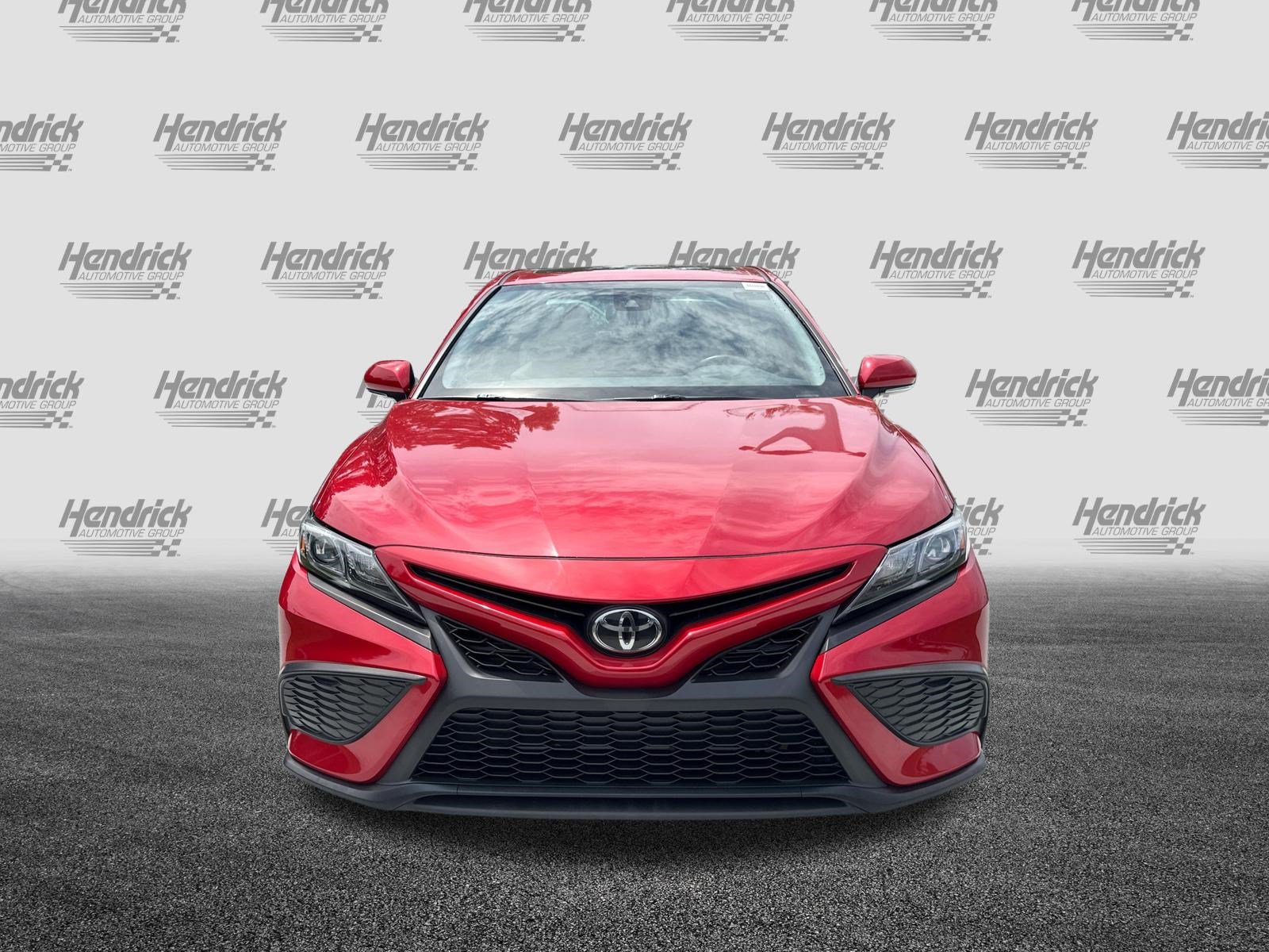 Certified 2022 Toyota Camry SE FWD image 3
