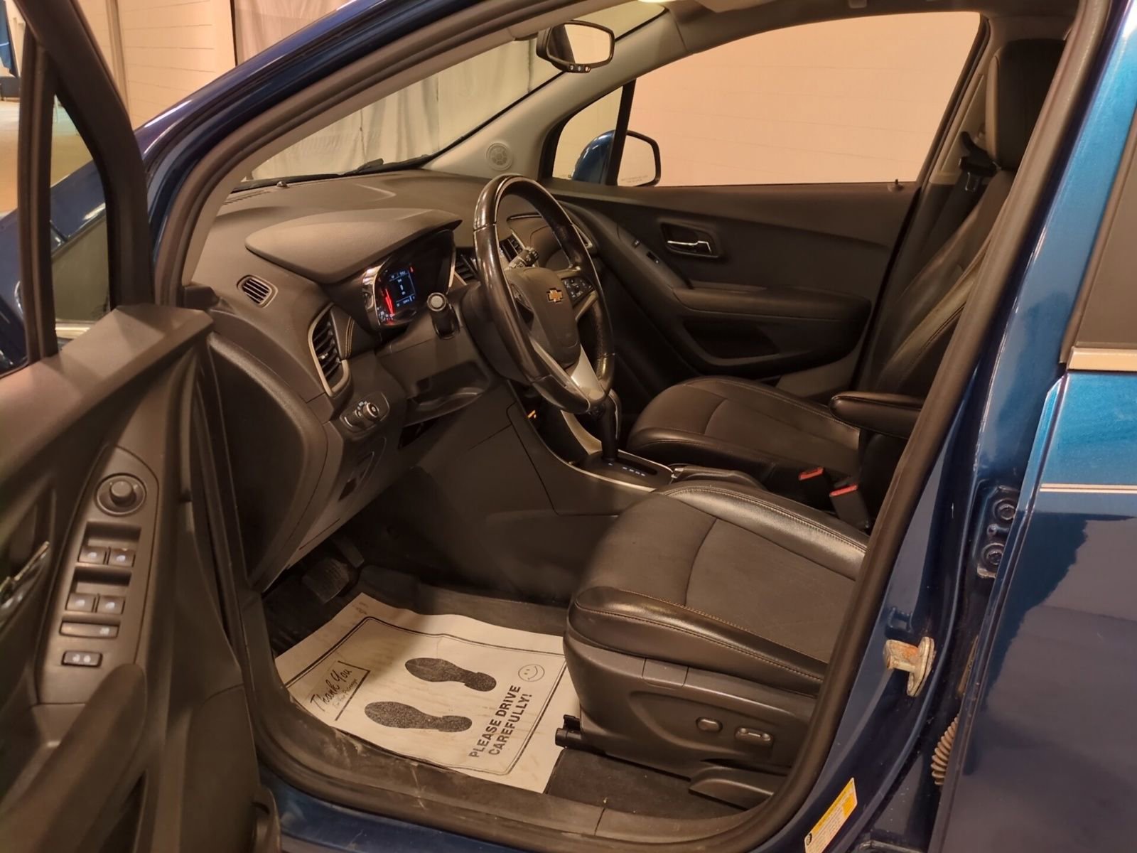 Used 2019 Chevrolet Trax LT w/ LT Convenience Package image 16