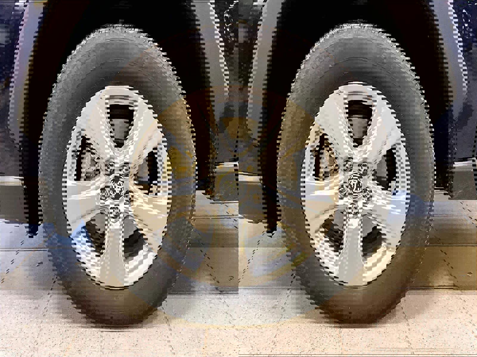 Used 2023 Toyota RAV4 XLE w/ Convenience Package image 7