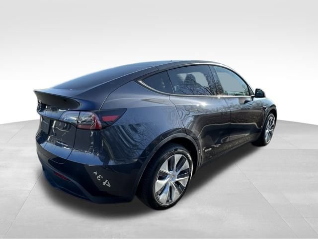 Used 2024 Tesla Model Y Long Range image 9