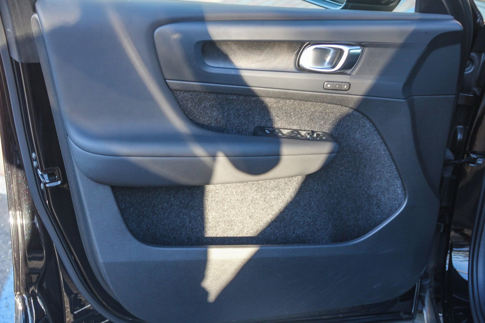 Used 2023 Volvo C40 P8 Recharge Plus w/ Protection Package Premier image 20