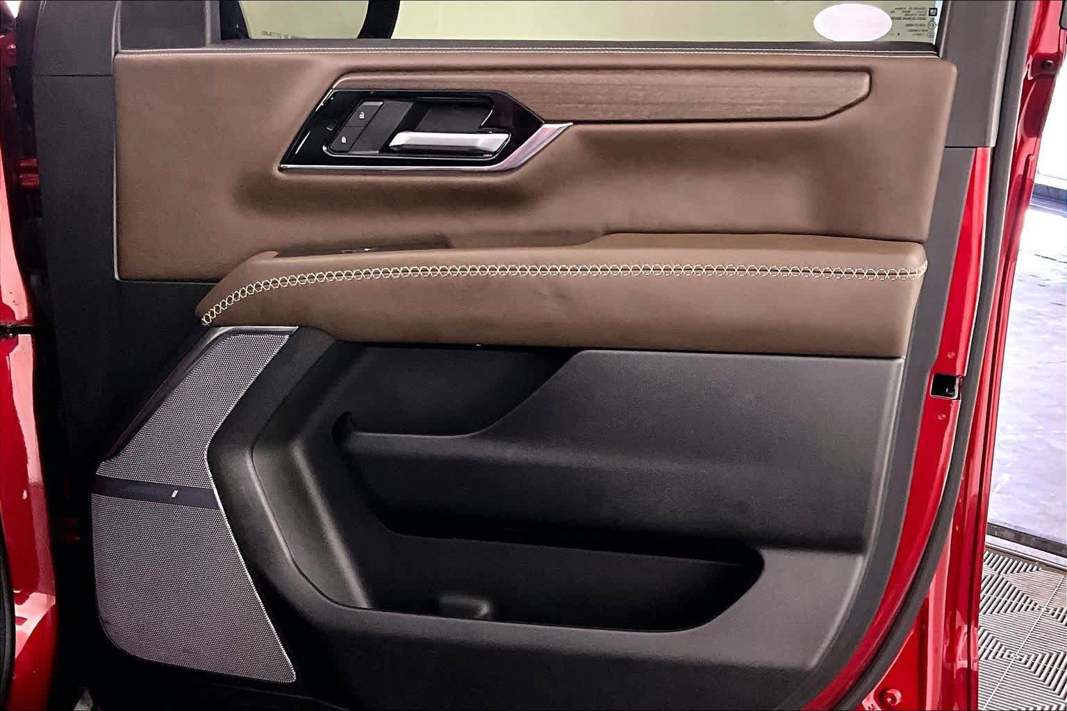 Used 2025 GMC Yukon XL Denali Ultimate w/ LPO, Floor Liner Package AWD/4WD image 22