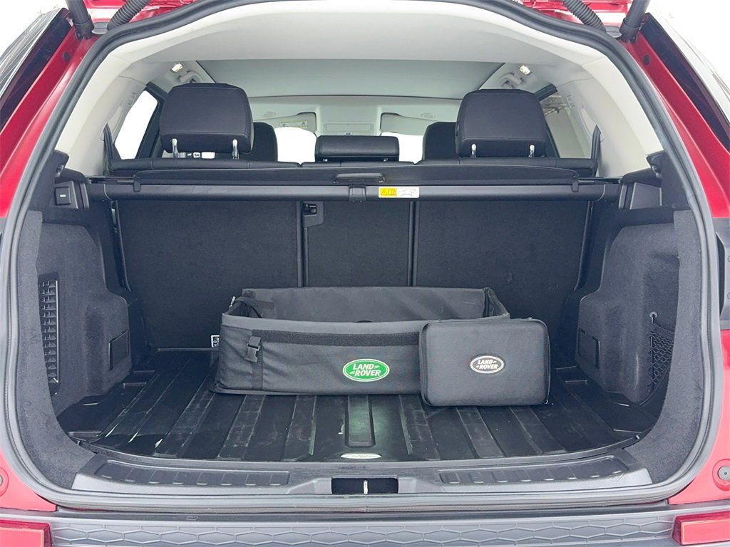 Used 2022 Land Rover Discovery Sport SE image 12
