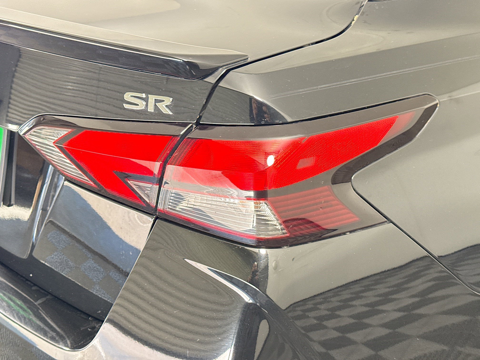 Used 2020 Nissan Versa SR image 34