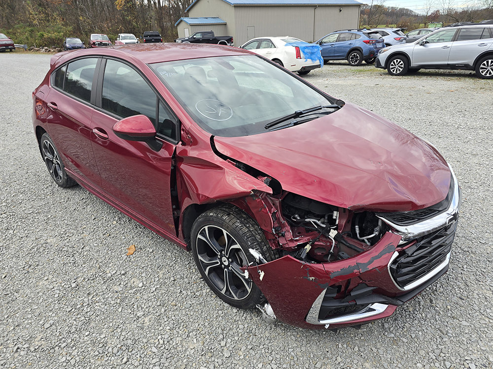 Used 2019 Chevrolet Cruze LT w/ Convenience Package FWD image 1