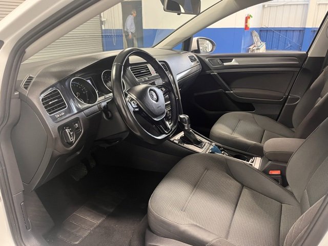 Used 2019 Volkswagen e-Golf SE w/ Driver Assistance Package image 23