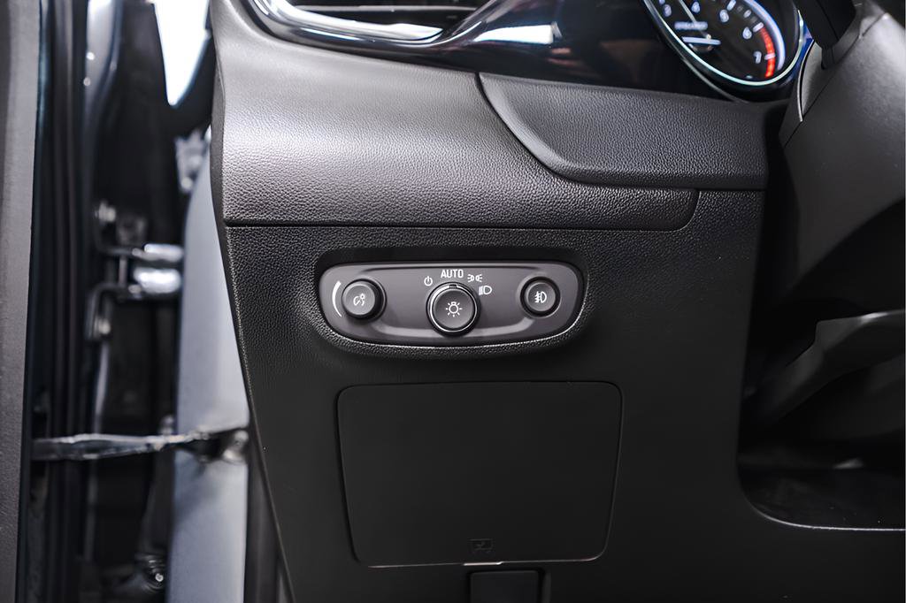 Used 2021 Buick Encore GX Essence image 21