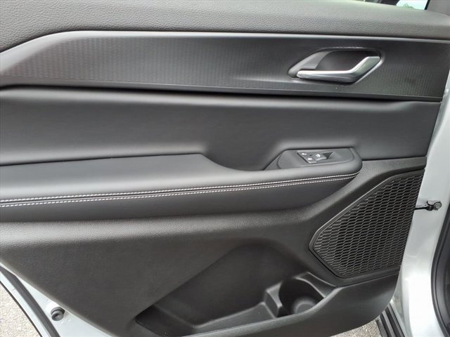 New 2025 Jeep Grand Cherokee L Altitude image 11