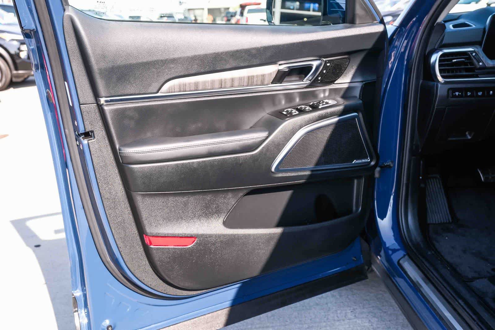 Used 2024 Kia Telluride SX w/ Towing Package AWD/4WD image 20