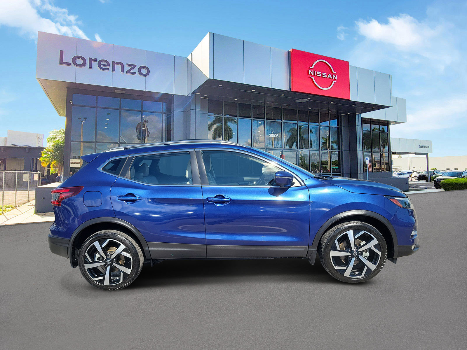 Used 2021 Nissan Rogue Sport SL w/ Premium Package FWD image 4