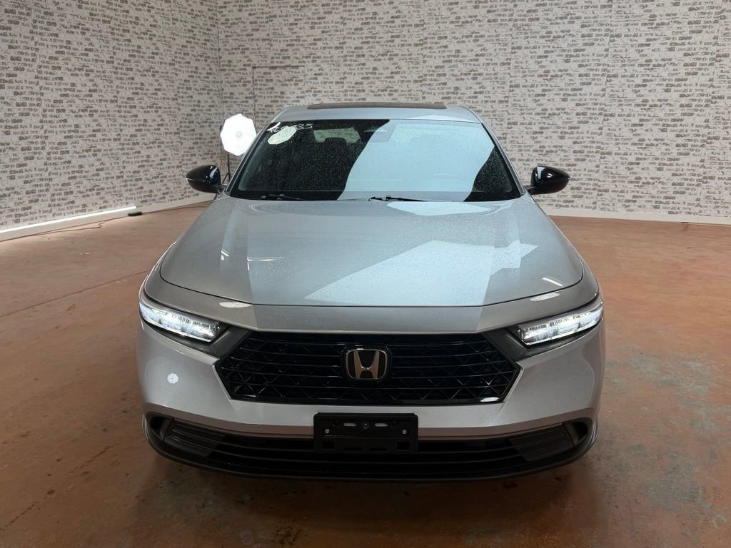 Used 2024 Honda Accord Sport image 2