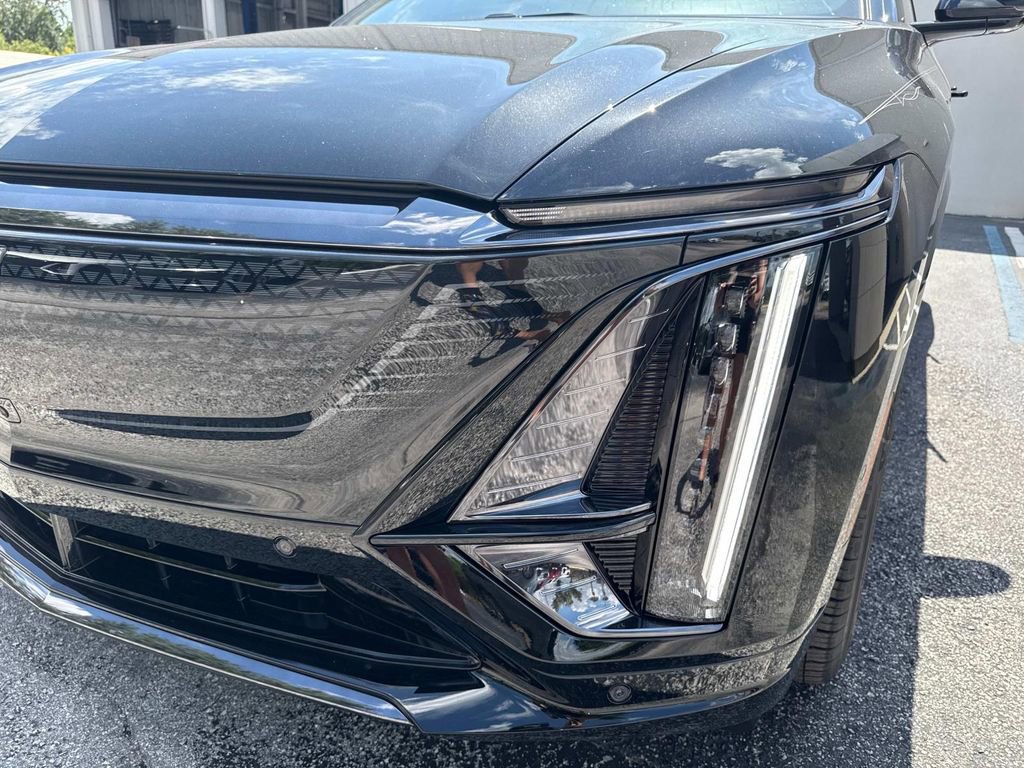 New 2025 Cadillac Lyriq Sport w/ Nappa Leather Package image 9