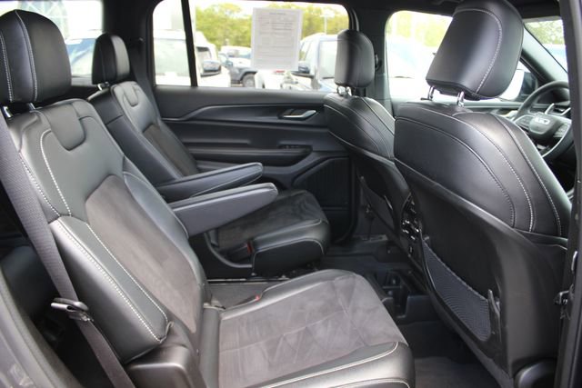Used 2023 Jeep Grand Cherokee L Altitude AWD/4WD image 30