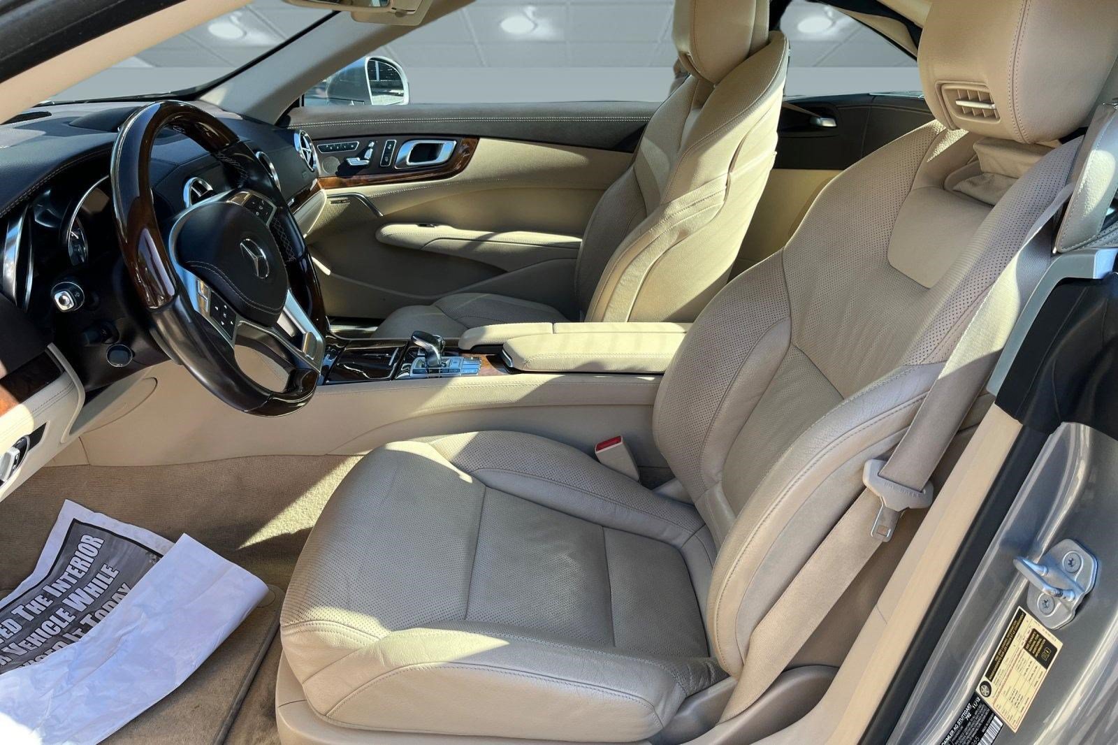 Used 2013 Mercedes-Benz SL 550 image 3