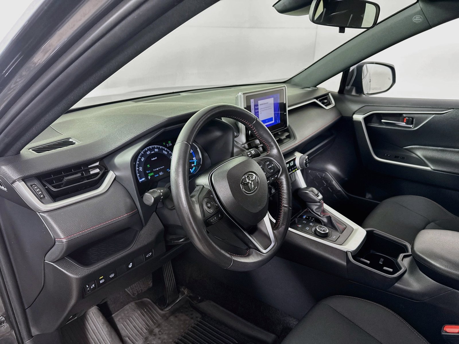 Used 2023 Toyota RAV4 SE w/ Weather & Moonroof Package AWD/4WD image 9