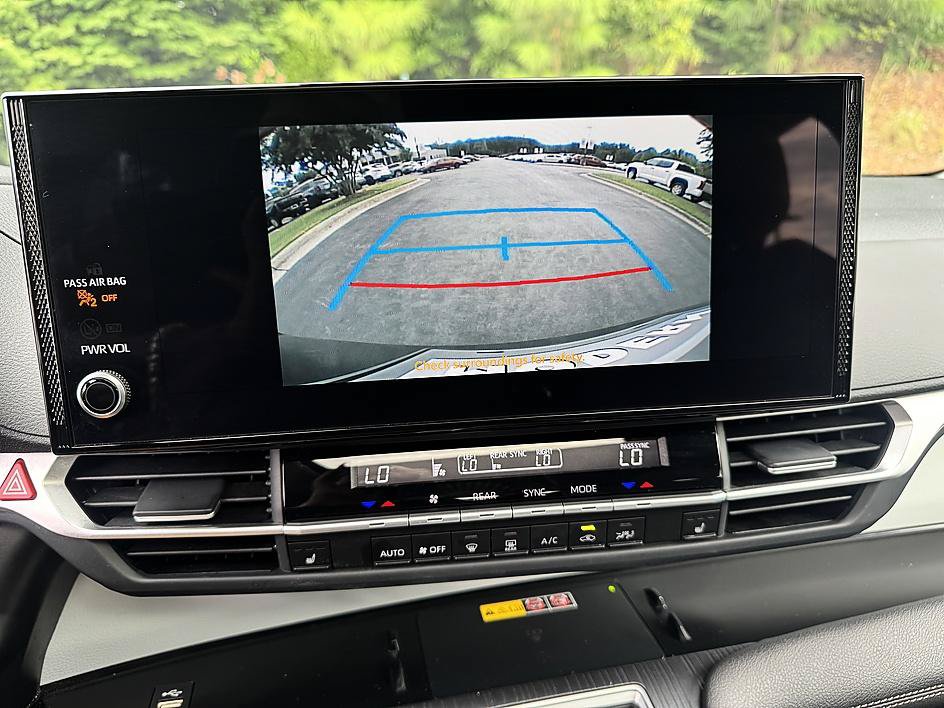 Certified 2026 Toyota Sienna XLE FWD image 15